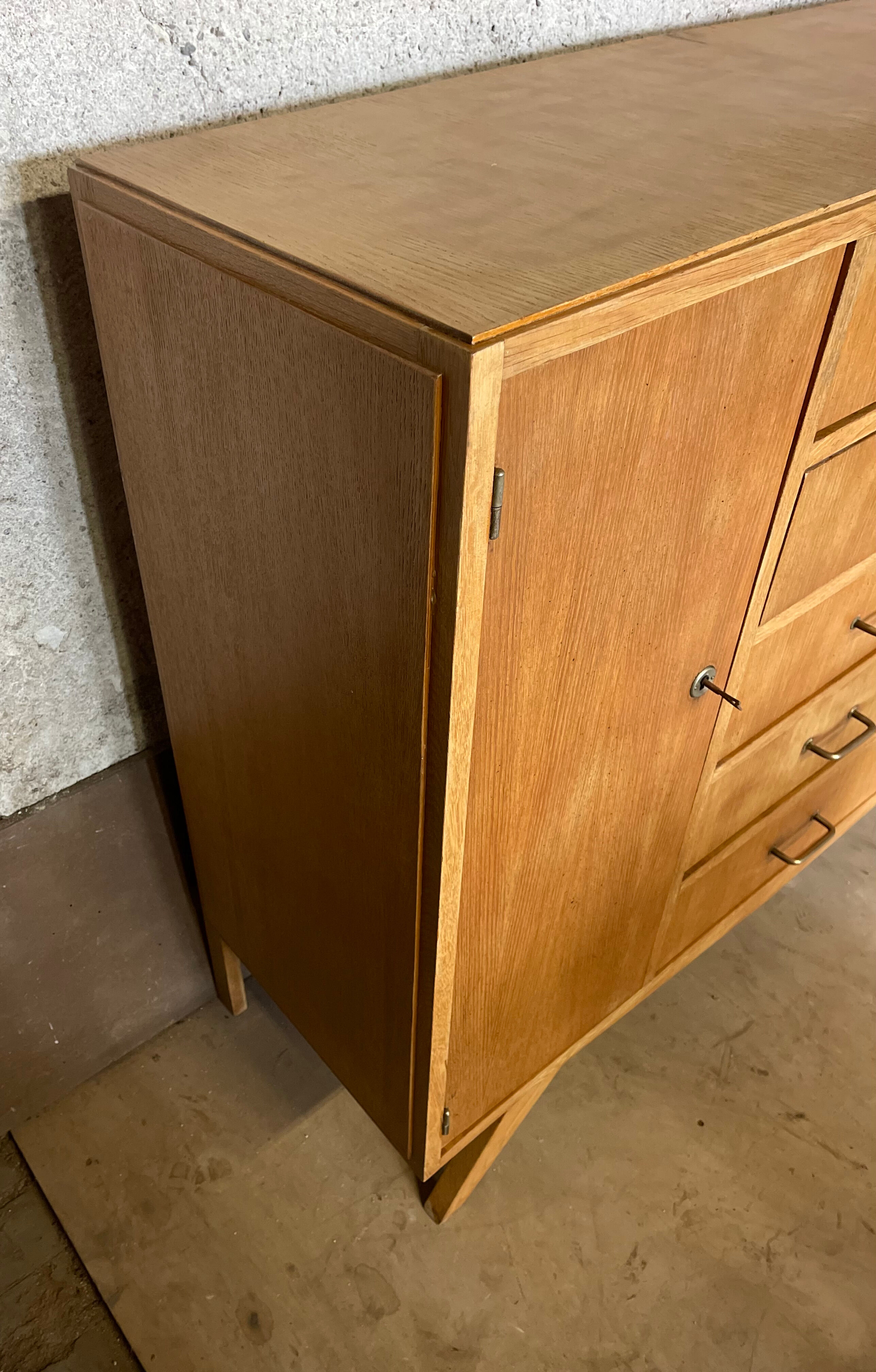 Wardrobe chest of drawers