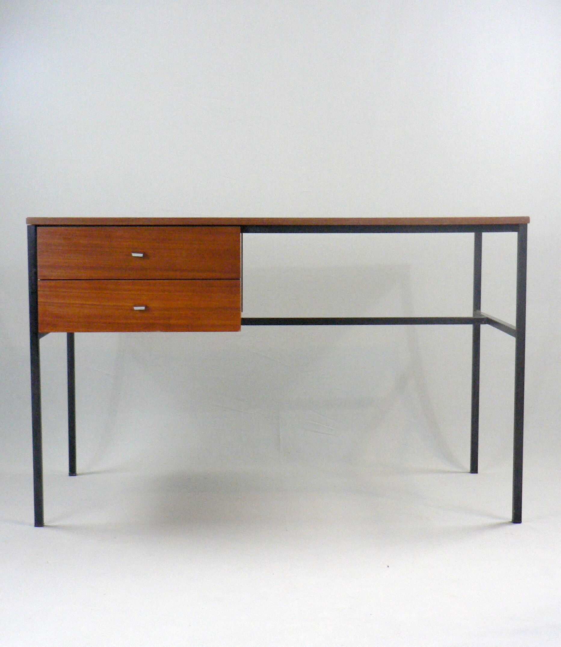 "Student" office of Pierre Guariche