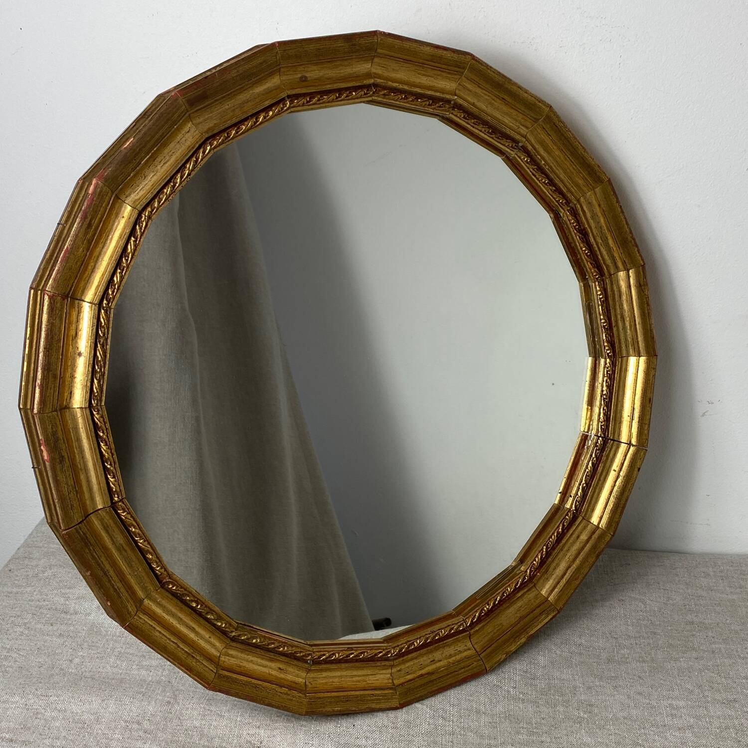 Miroir rond vintage en bois