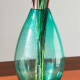 Turquoise vase, bubble effect
