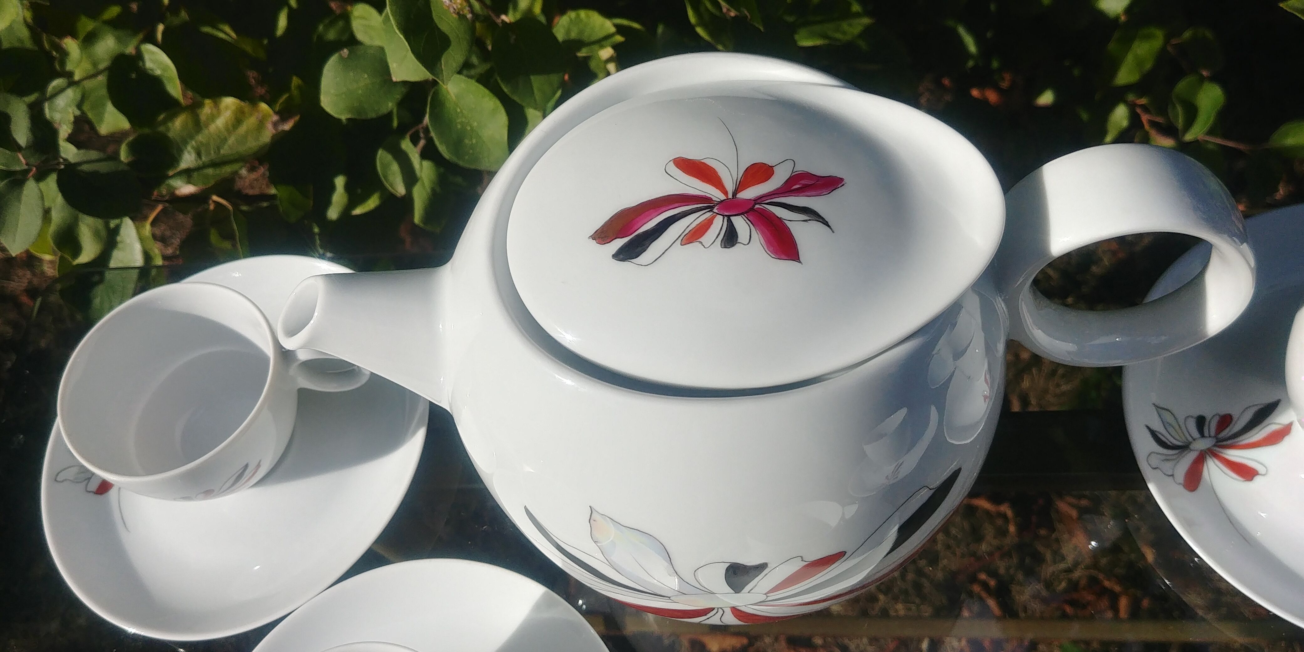 Coffee porcelain service -old signed Roussel J. decoration daisy