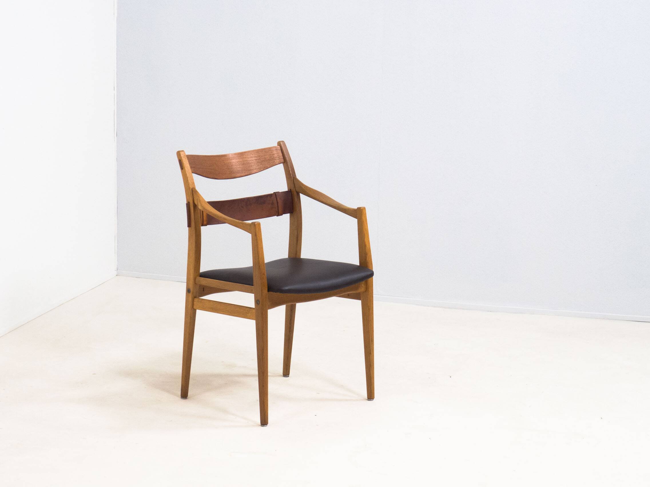 Swedese ‘Remus’ arm chair – Yngve Ekström
