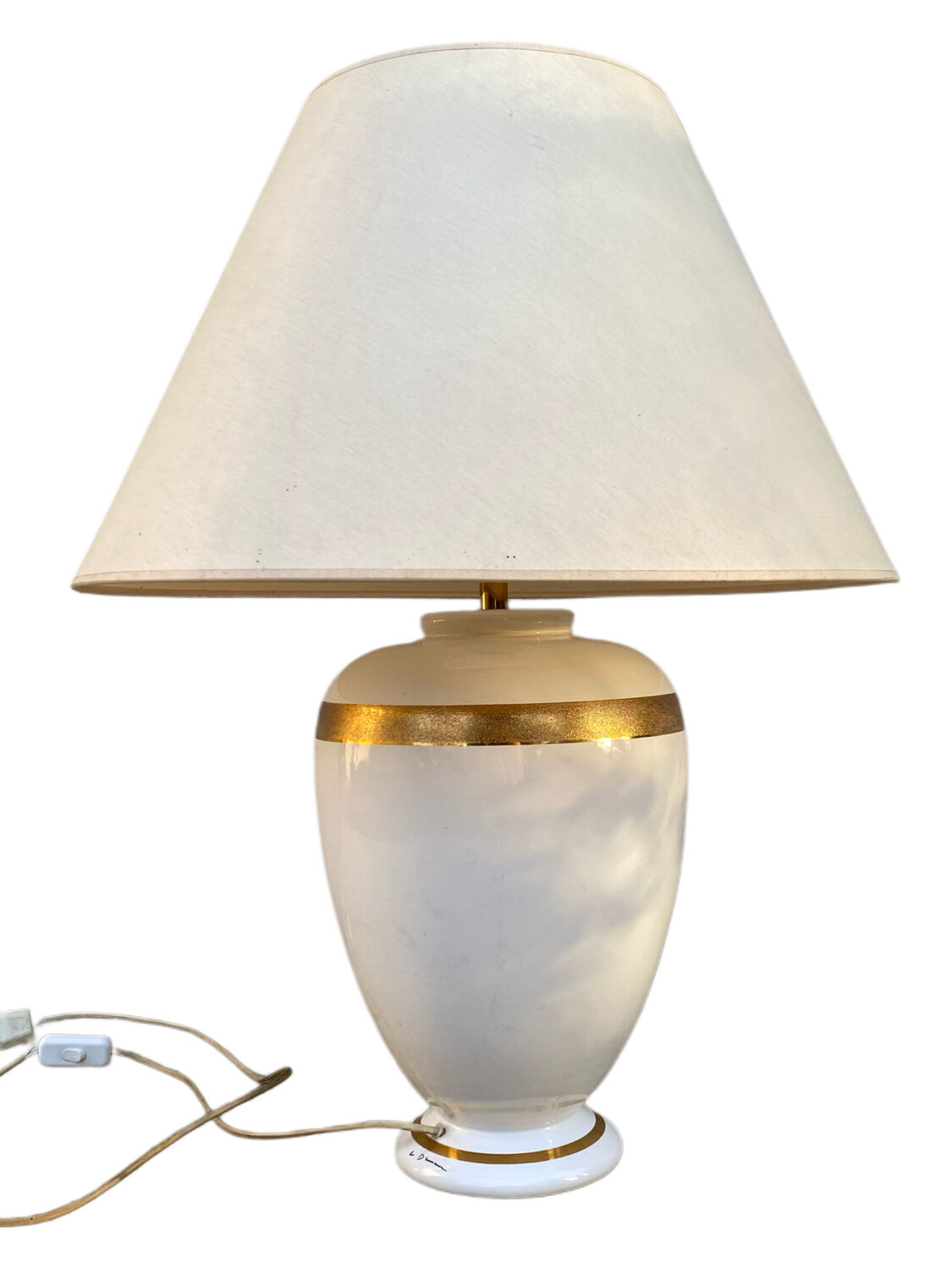 Large table lamp in white and gold porcelain