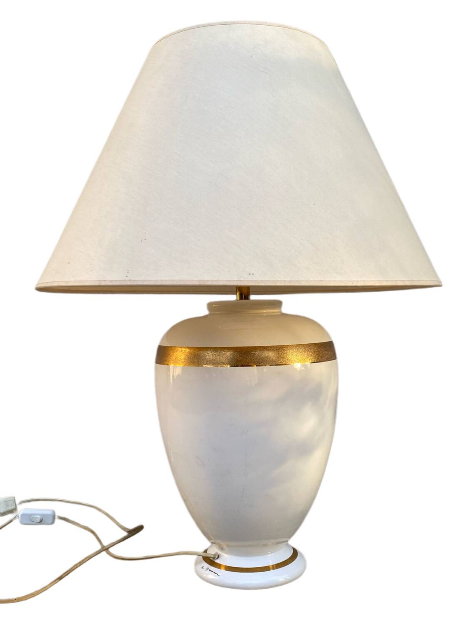 Large table lamp in white and gold porcelain