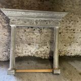 Fireplace mantel