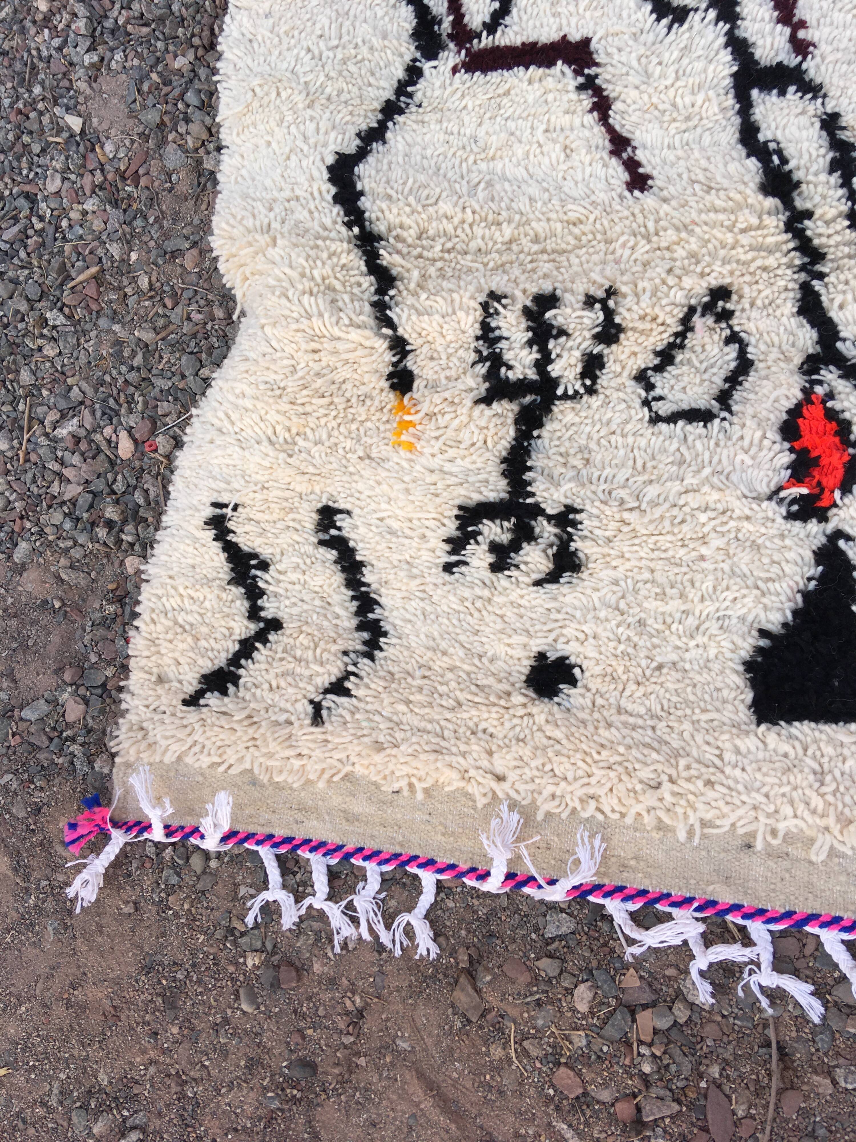 Azilal rug 298 x 194 cm