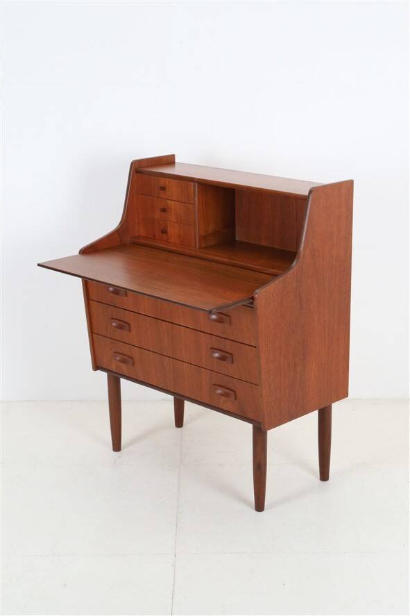 Mid-century teak bureau / secretary desk / Danish modern design / 1960s