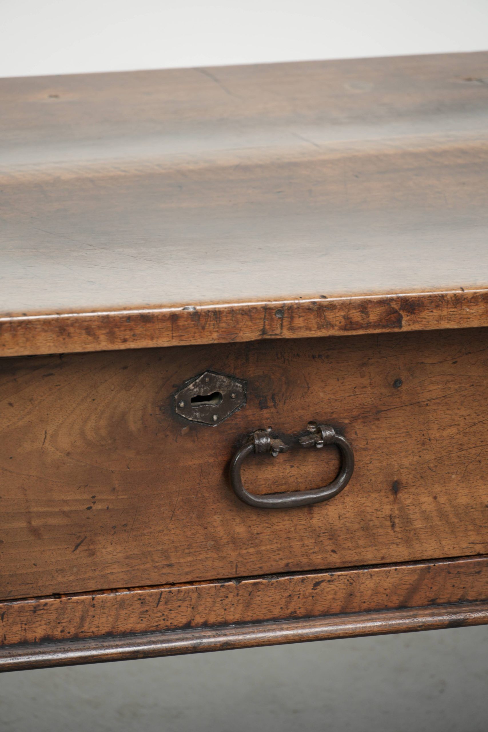 Antique walnut 18th-century Southern European coffee table with two drawers