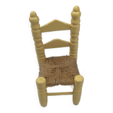 Petite chaise pour poupée