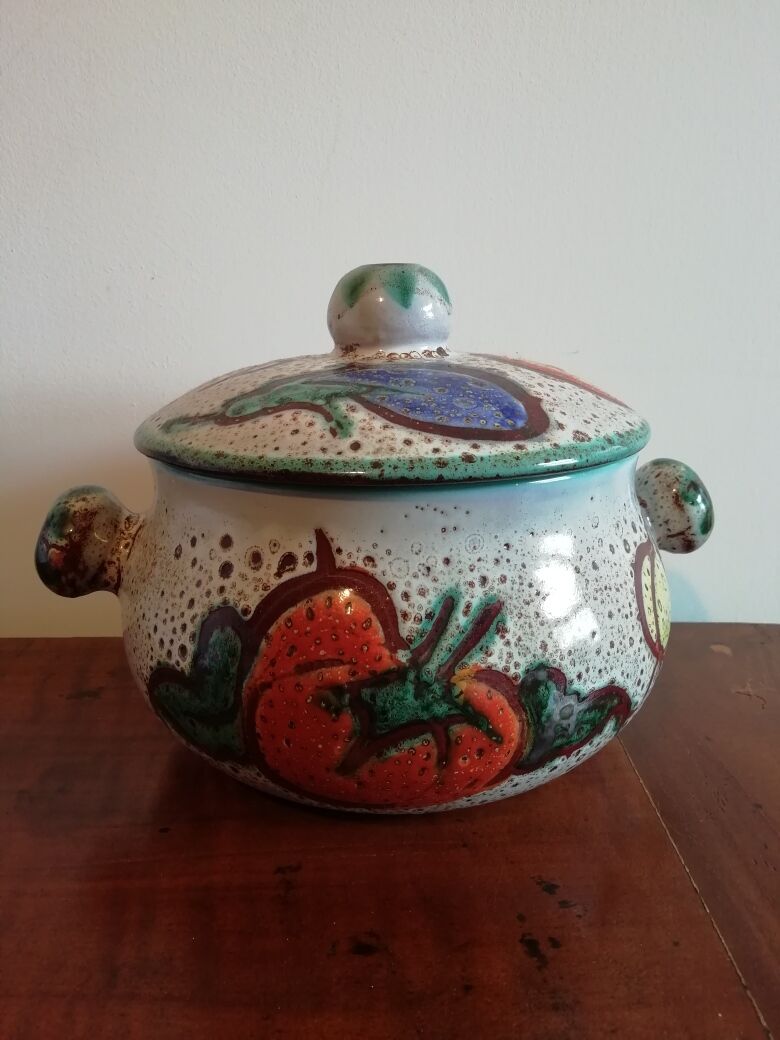 Vallaurie tureen signed daniel etienne