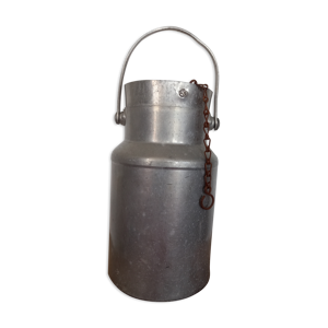Bidon à lait avec couvercle