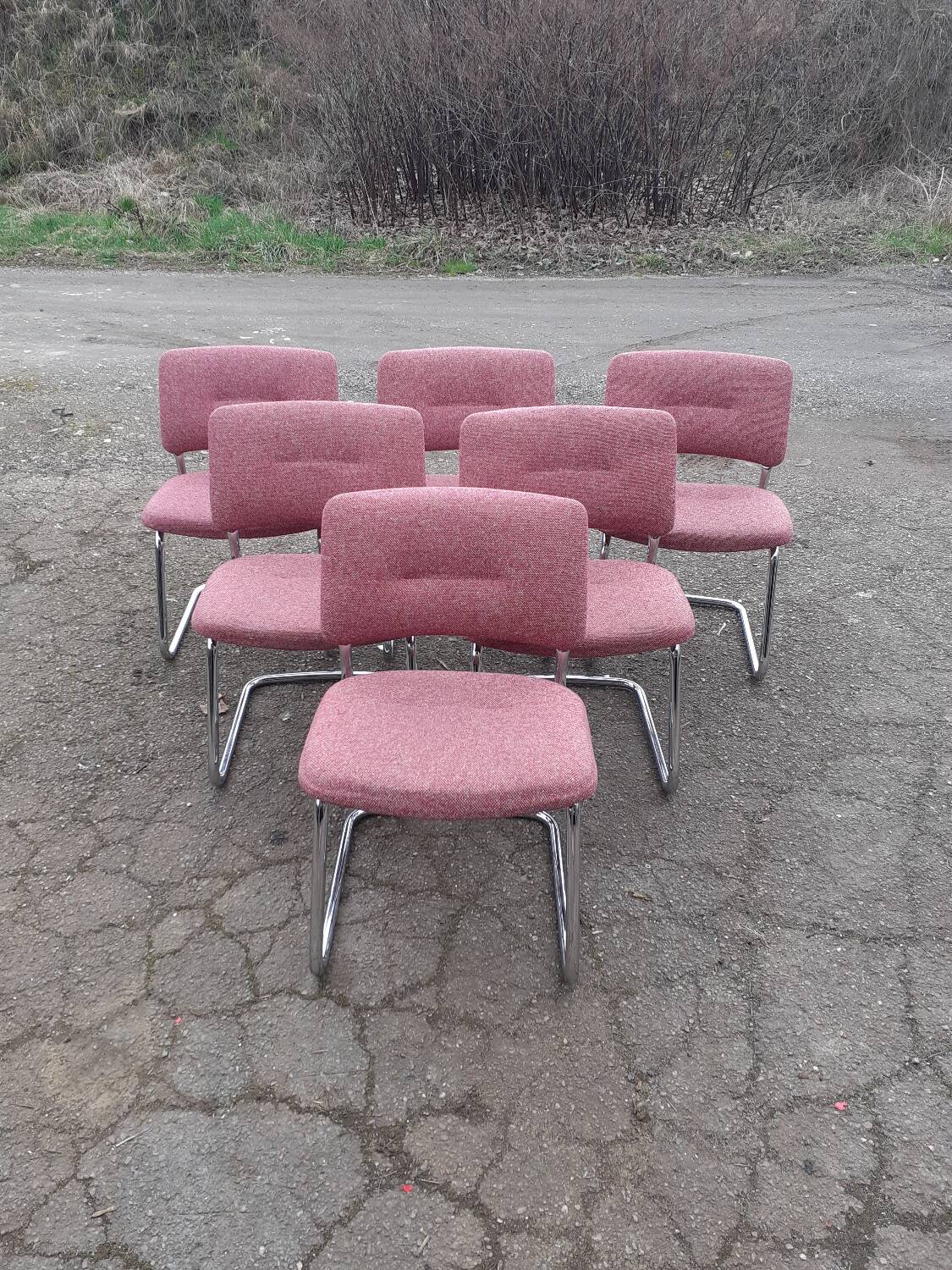 Strafor chairs