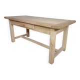 Farm table