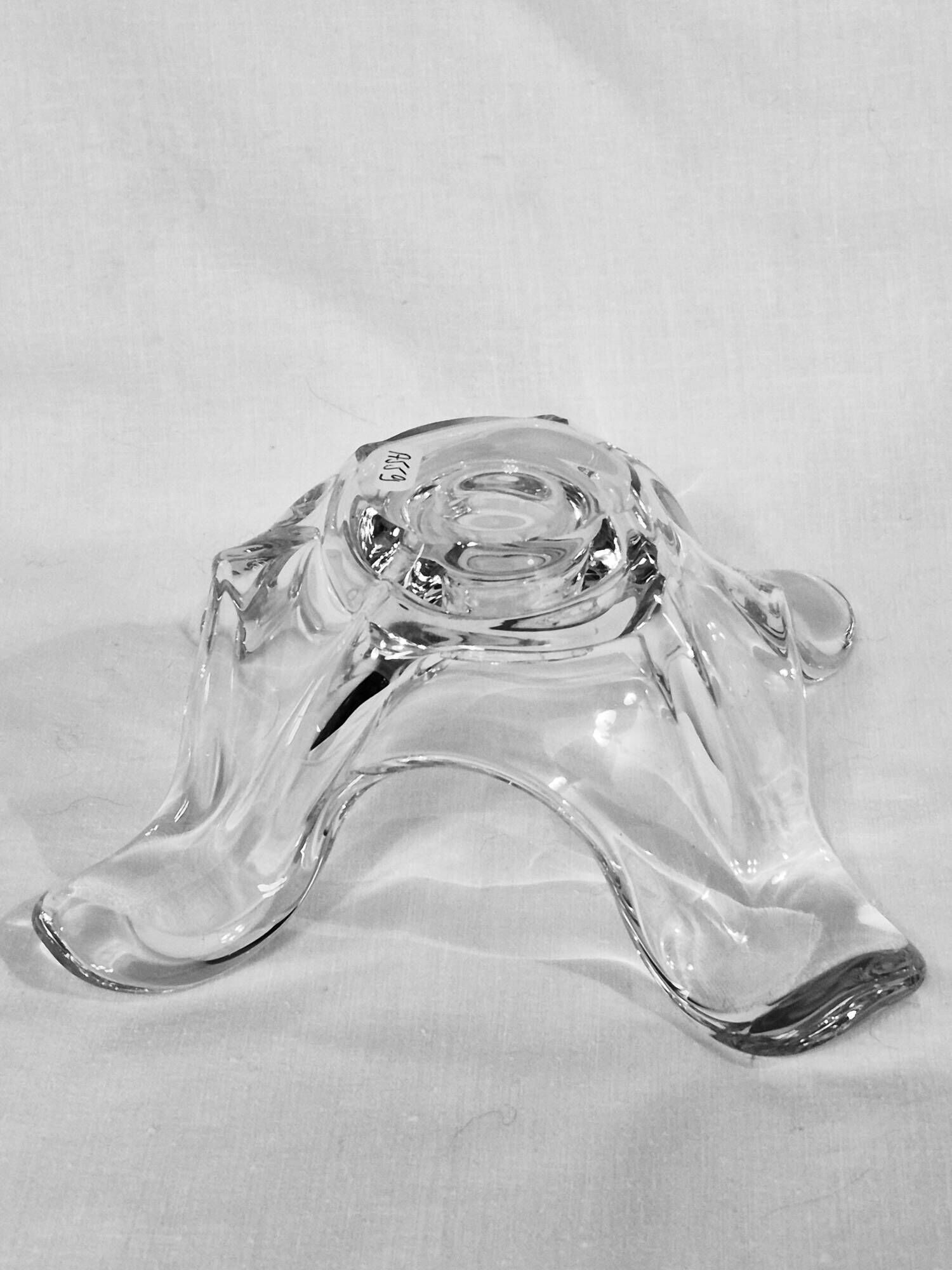 Crystal candlestick from Bayel, flower petal shape A559