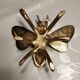 paperweight - decoration to place - bee insect in gold metal