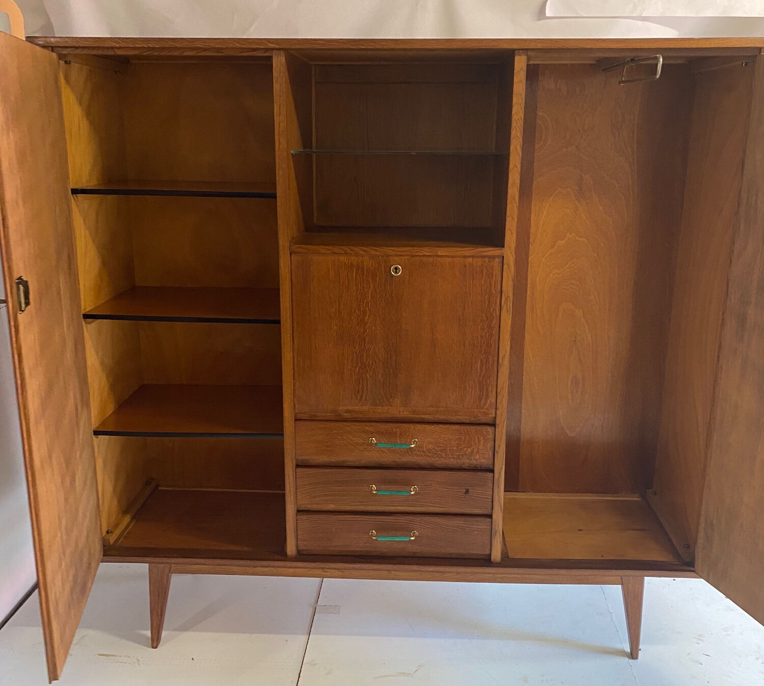 Vintage wardrobe feet compass from 1961