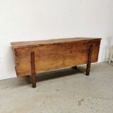 Wooden chest kneaded maie