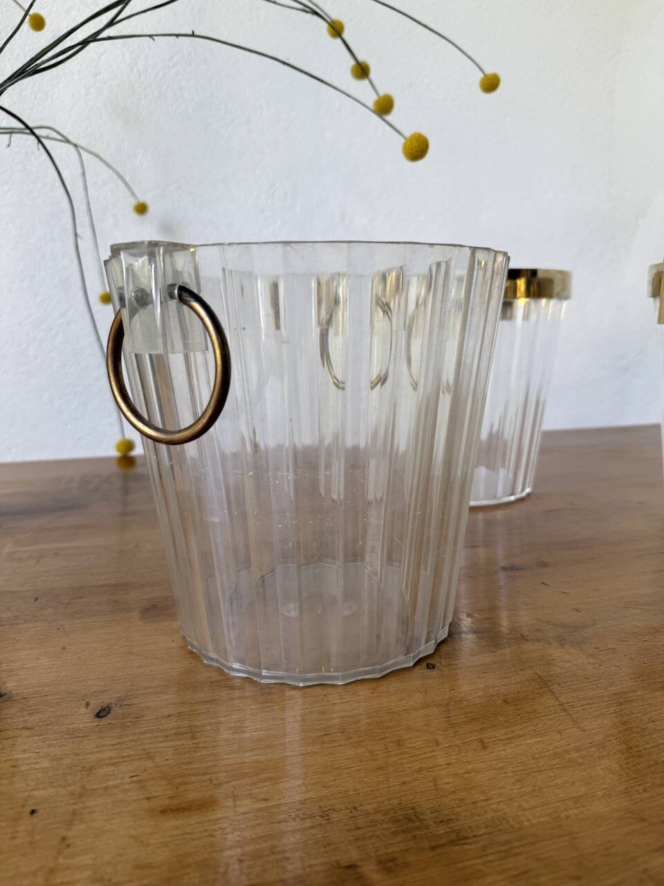 3 seaux à champagne en plexiglas transparent et doré, 1970