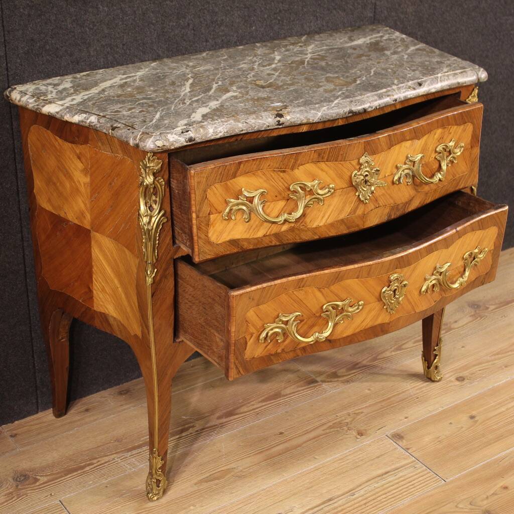 Elegant Louis XV chest of drawers from the 18th century