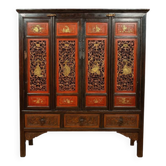 Chine XIXeme : Armoire en laque rouge et dorure datant de la Dynastie Qing