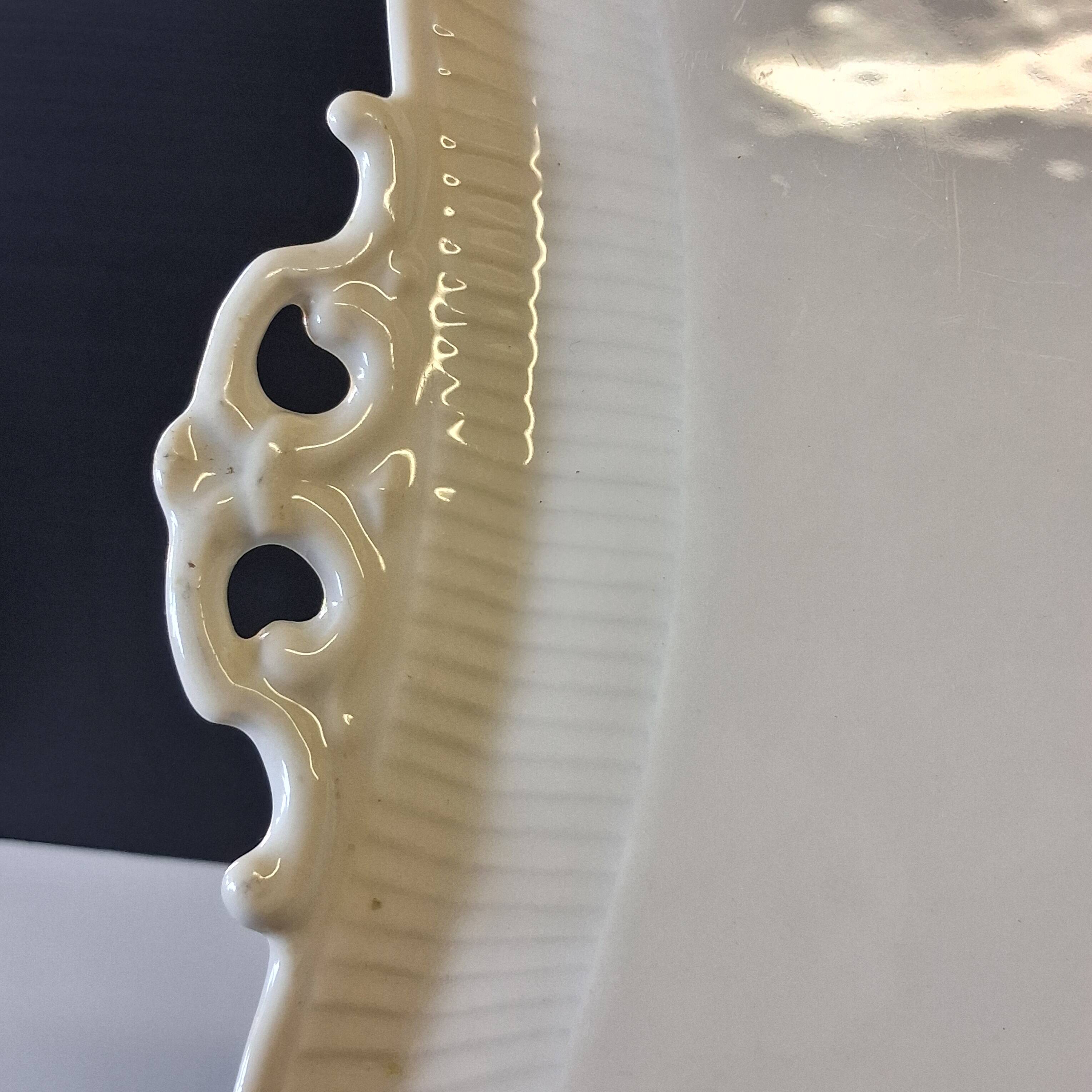 Very nice old white porcelain dish from Mehun in good condition.