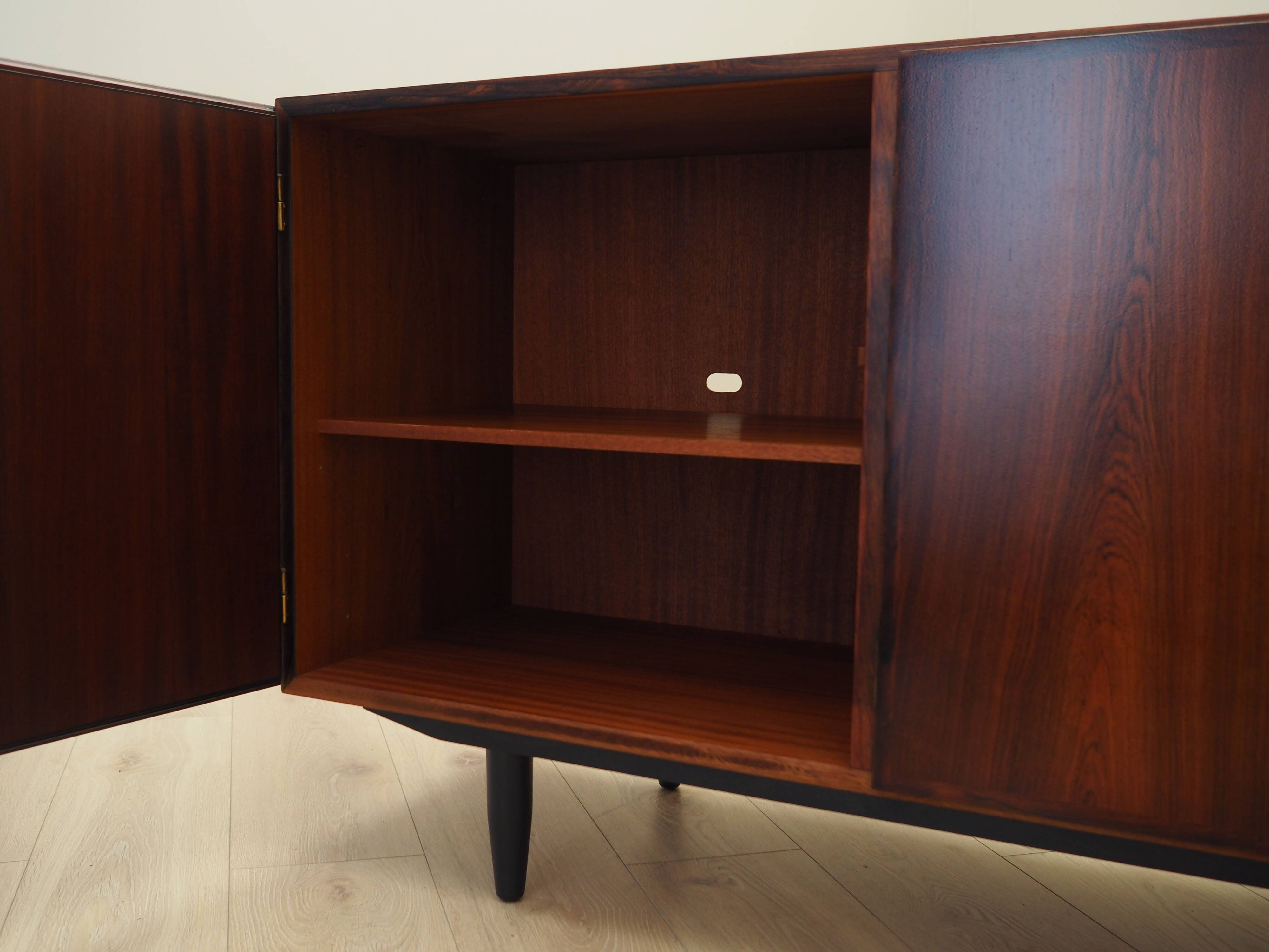 Buffet en palissandre, design danois, années 1970, fabricant : Omann Jun
