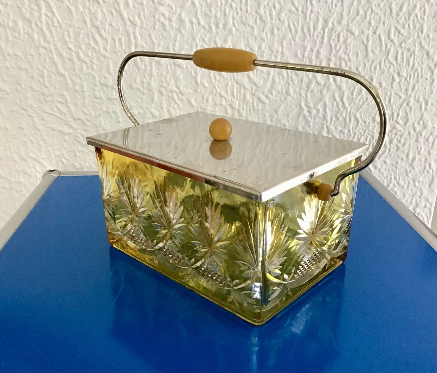 Amber cut crystal bonbonnière, metal mount – Art Deco