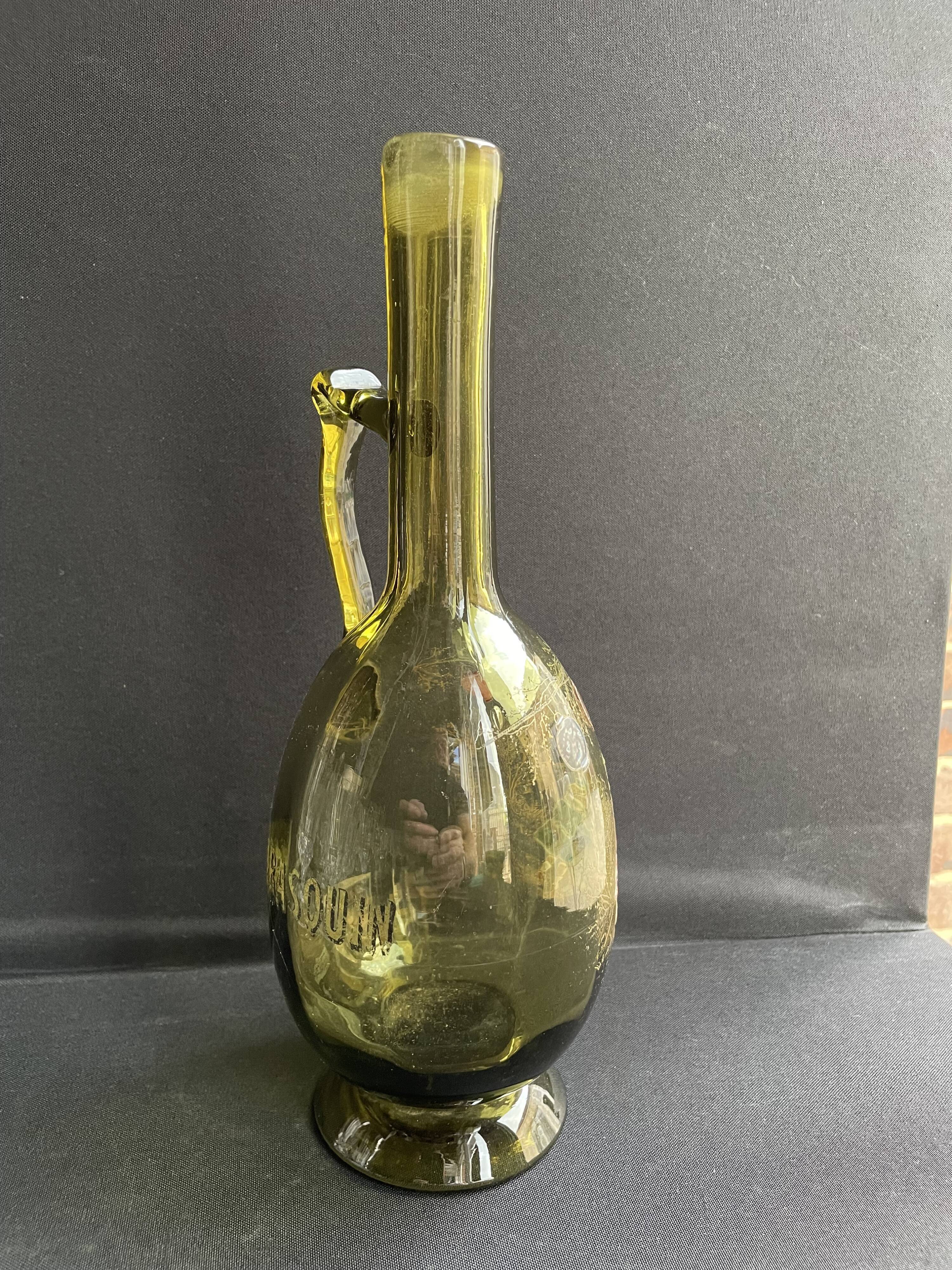 François-Théodore Legras - Verrerie La Plaine Saint Denis - Broc on pedestal with antique green background