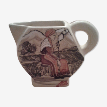 A small Cazalas pourer decorated with amatxi decorations spinning,circa 1930