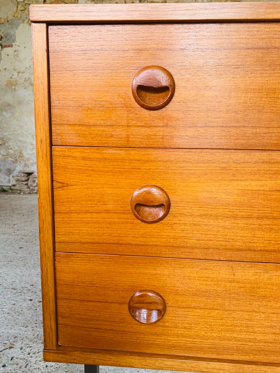 Vintage chest of drawers, Scandinavian teak style, circa 60 metal feet