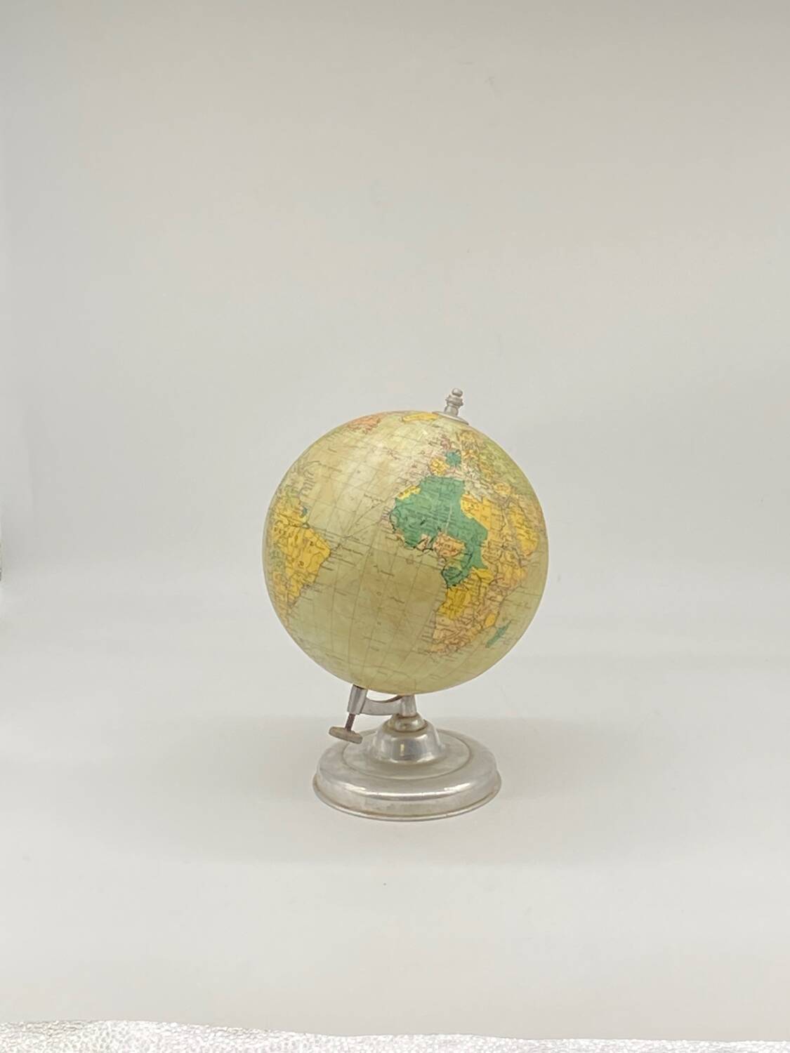 Globe 🌍 terrestrial Taride France 🇫🇷, vintage / old / circa 1960