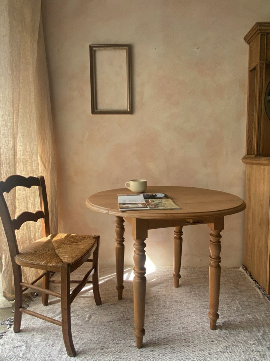 Small round beech drop-leaf table - soft country spirit