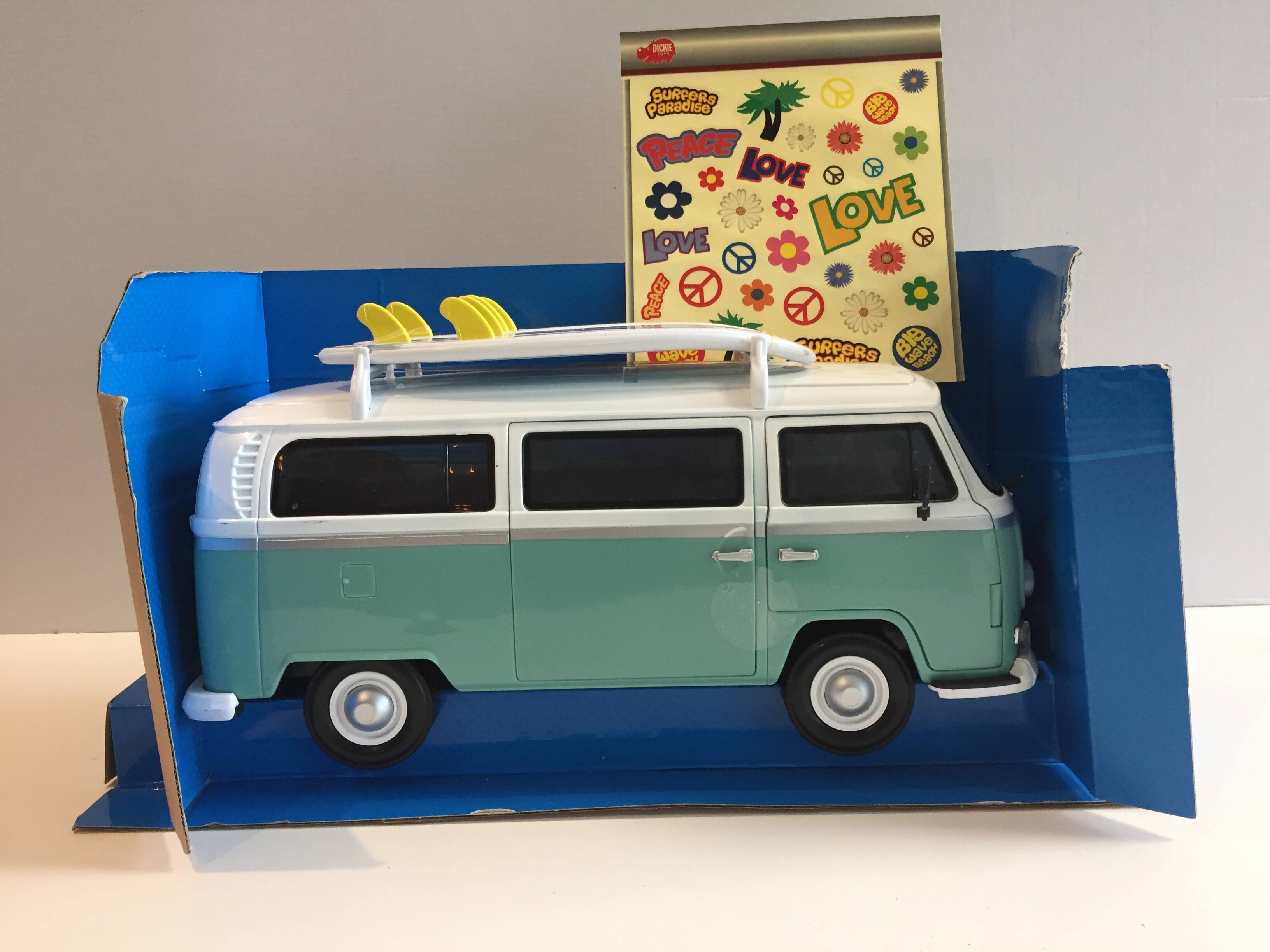Collector Combi VolksWagen Surfer Van Bus Campervan Type 2 Scale 1:14 VW