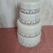Nested salad bowls in fine decorated porcelain