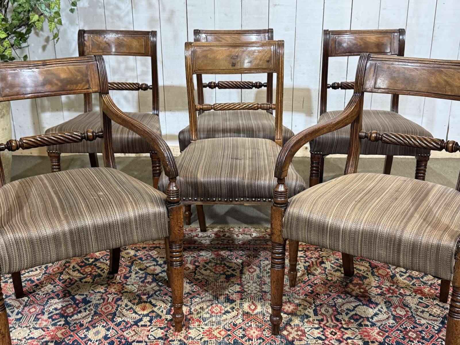 Série de 4 chaises + 2 fauteuils anglais en acajou fin XIXème