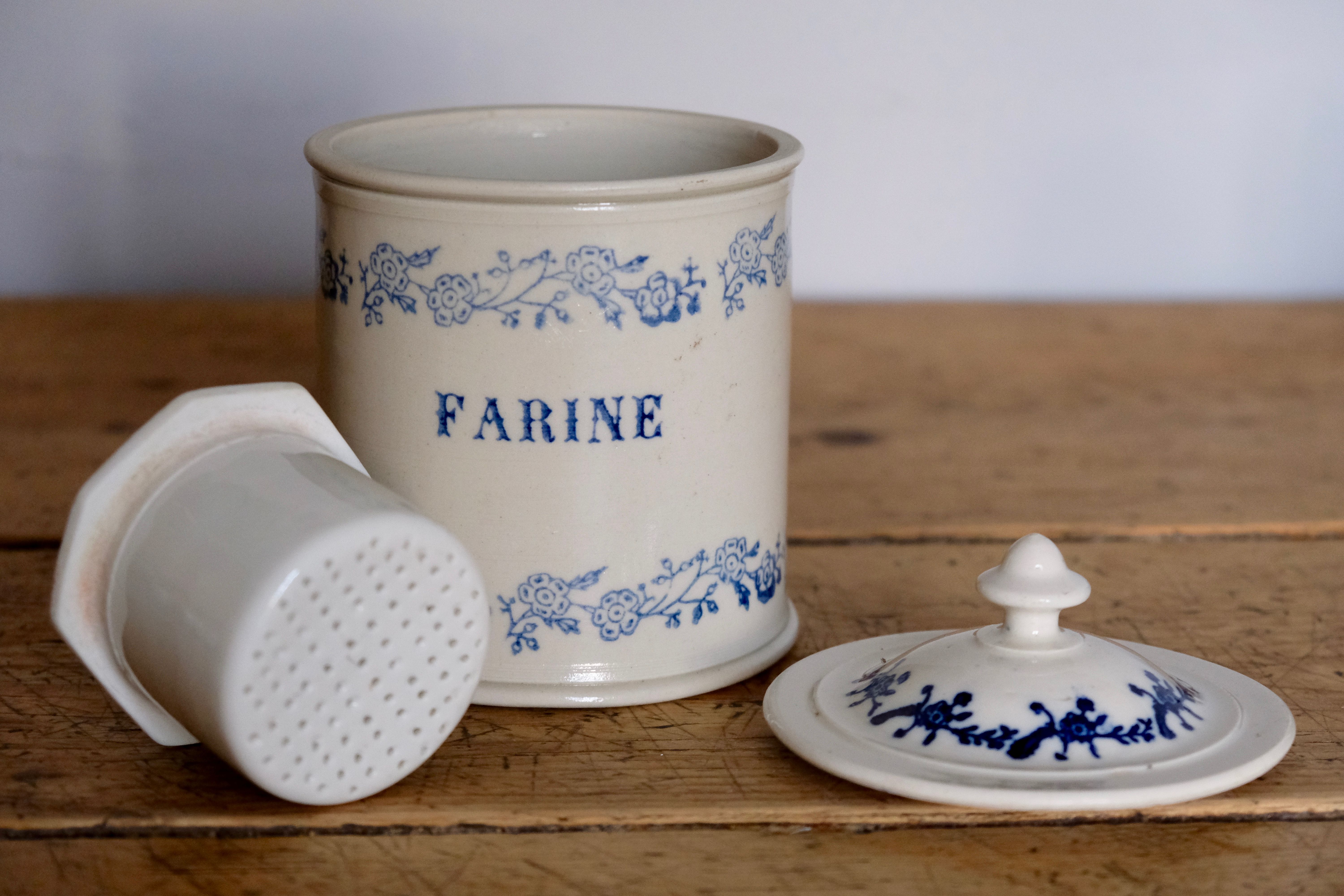 Pot farine avec tamis 1880