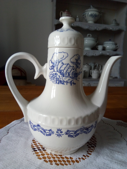 Tiled coffee maker by GIEN _Beaugency