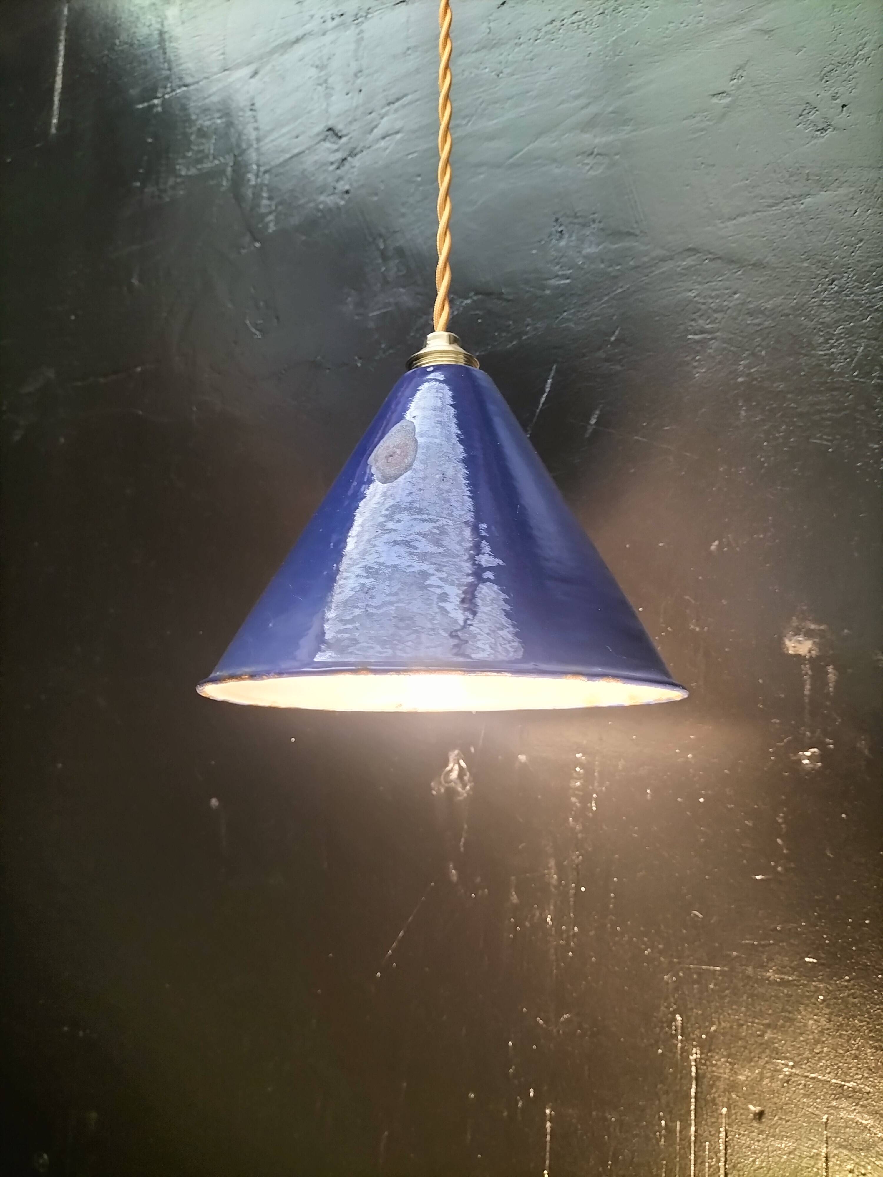 Enameled sheet metal cone pendant light