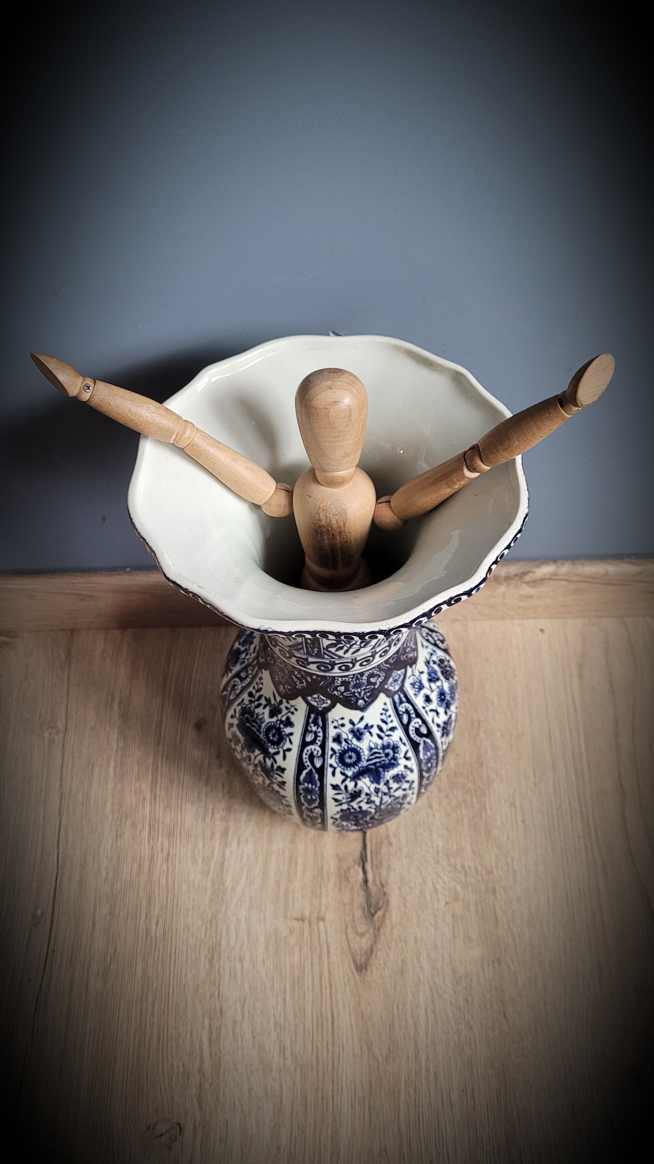 Ceramic vase Delft Boch 41