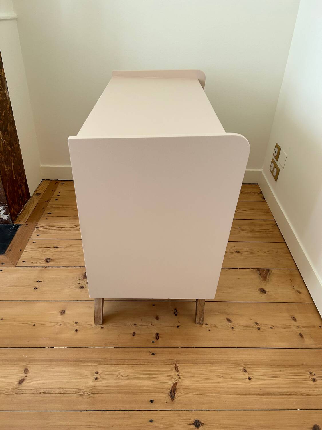 Vintage beige/rosé chest of drawers (farrow & ball)