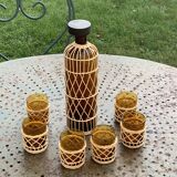 Service a porto ou a aperitif compose d'une carafe et de 6 verres, en verre de couleur ocre et rotin