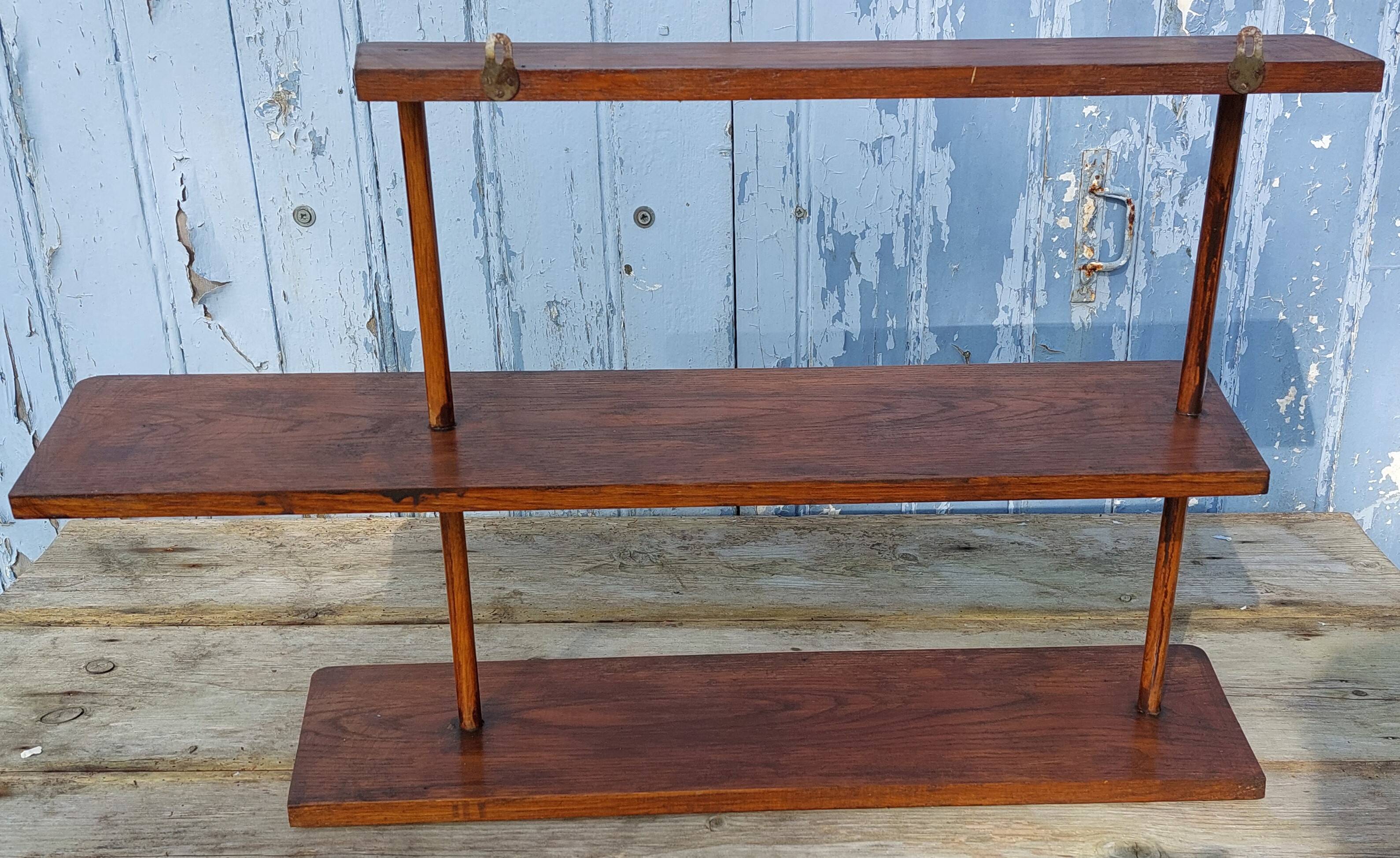 Étagère scandinave en bois