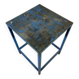 Workshop table eats standing