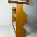Duo d'étagères vaisselier de Charlotte Perriand