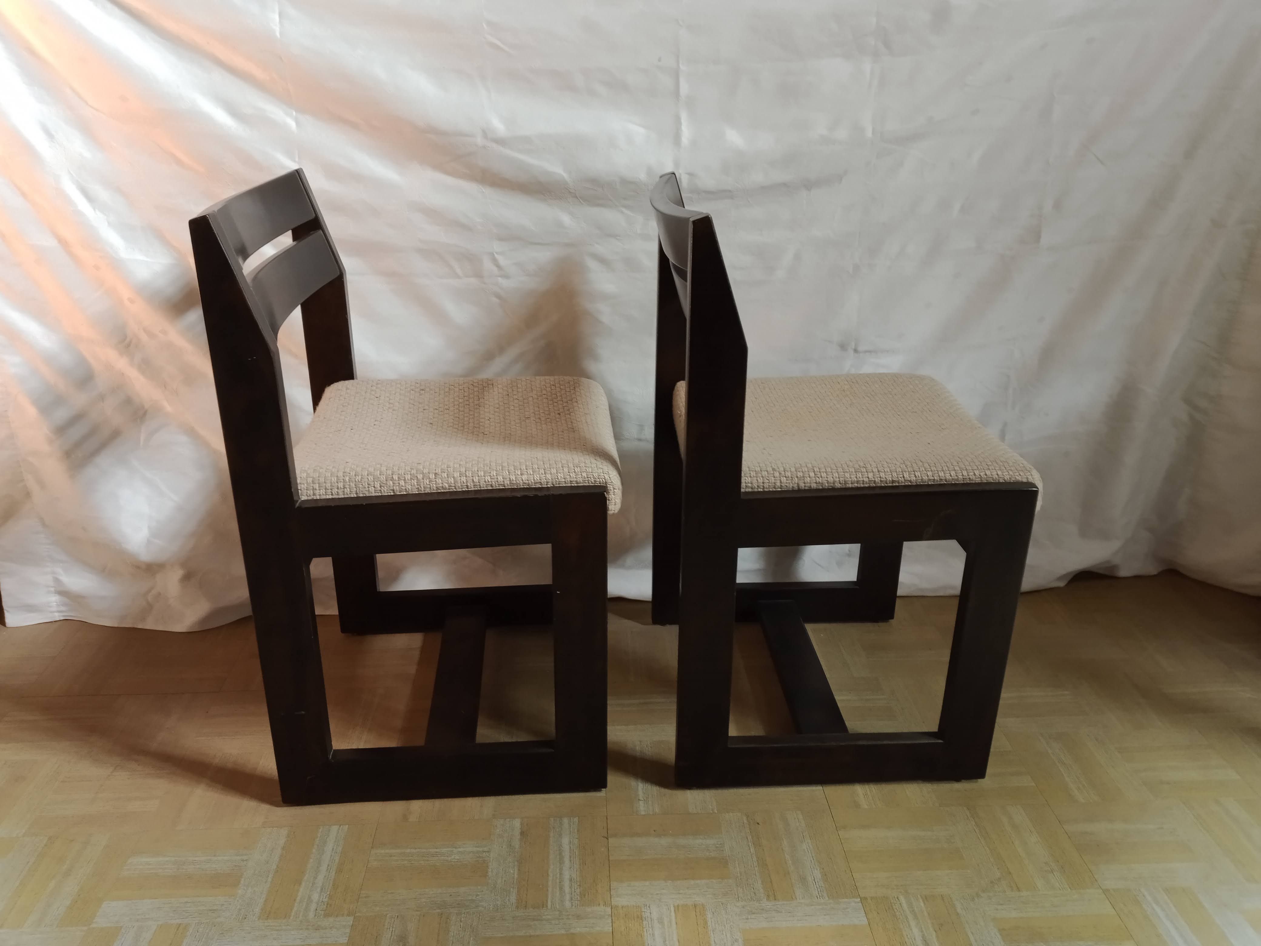 4 chairs house regain