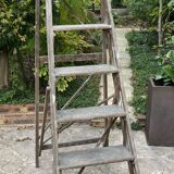 Wooden painter's stepladder
