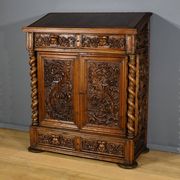Oratory in solid walnut, Neo-Gothic Renaissance style – Late 19th century