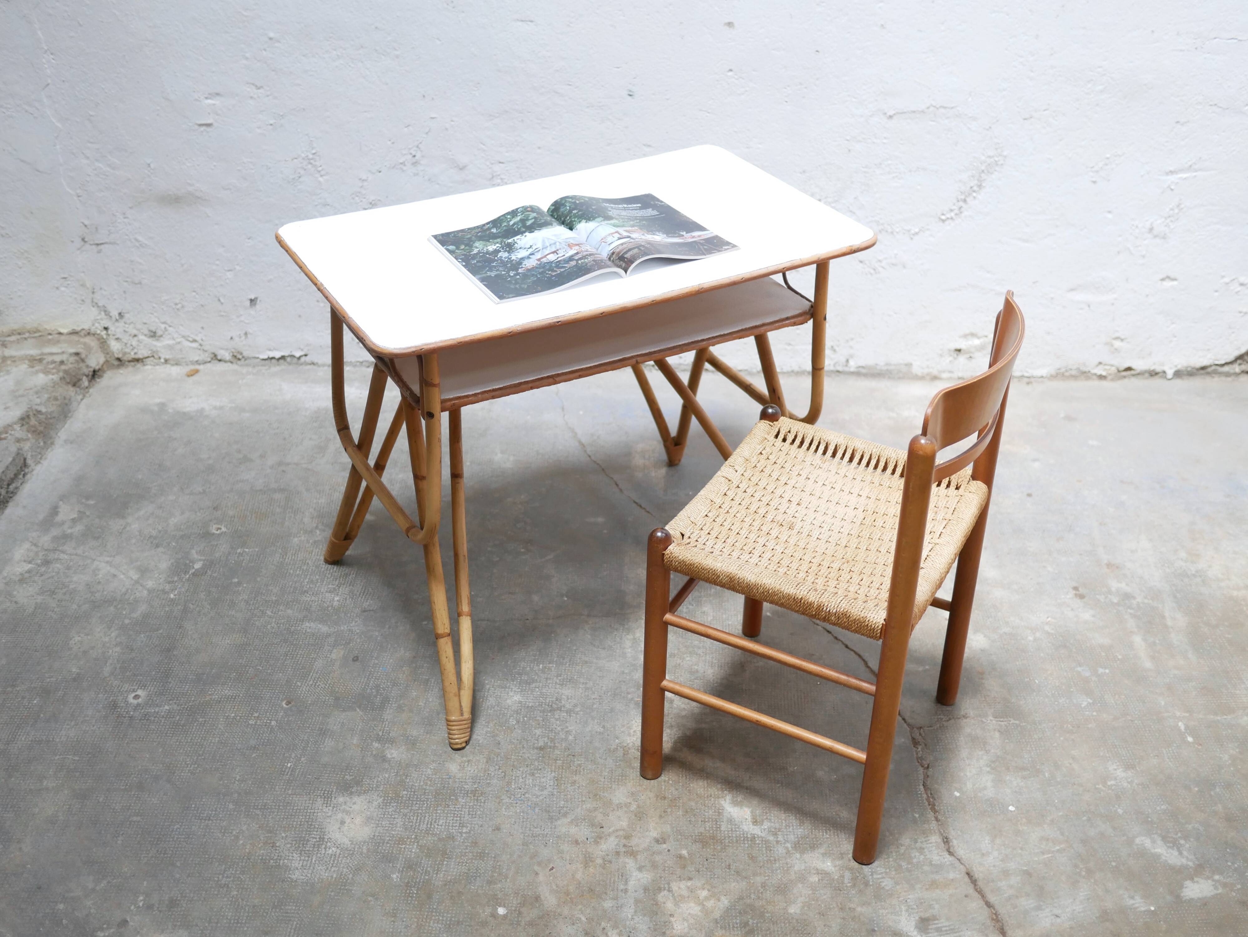 Bureau vintage en rotin