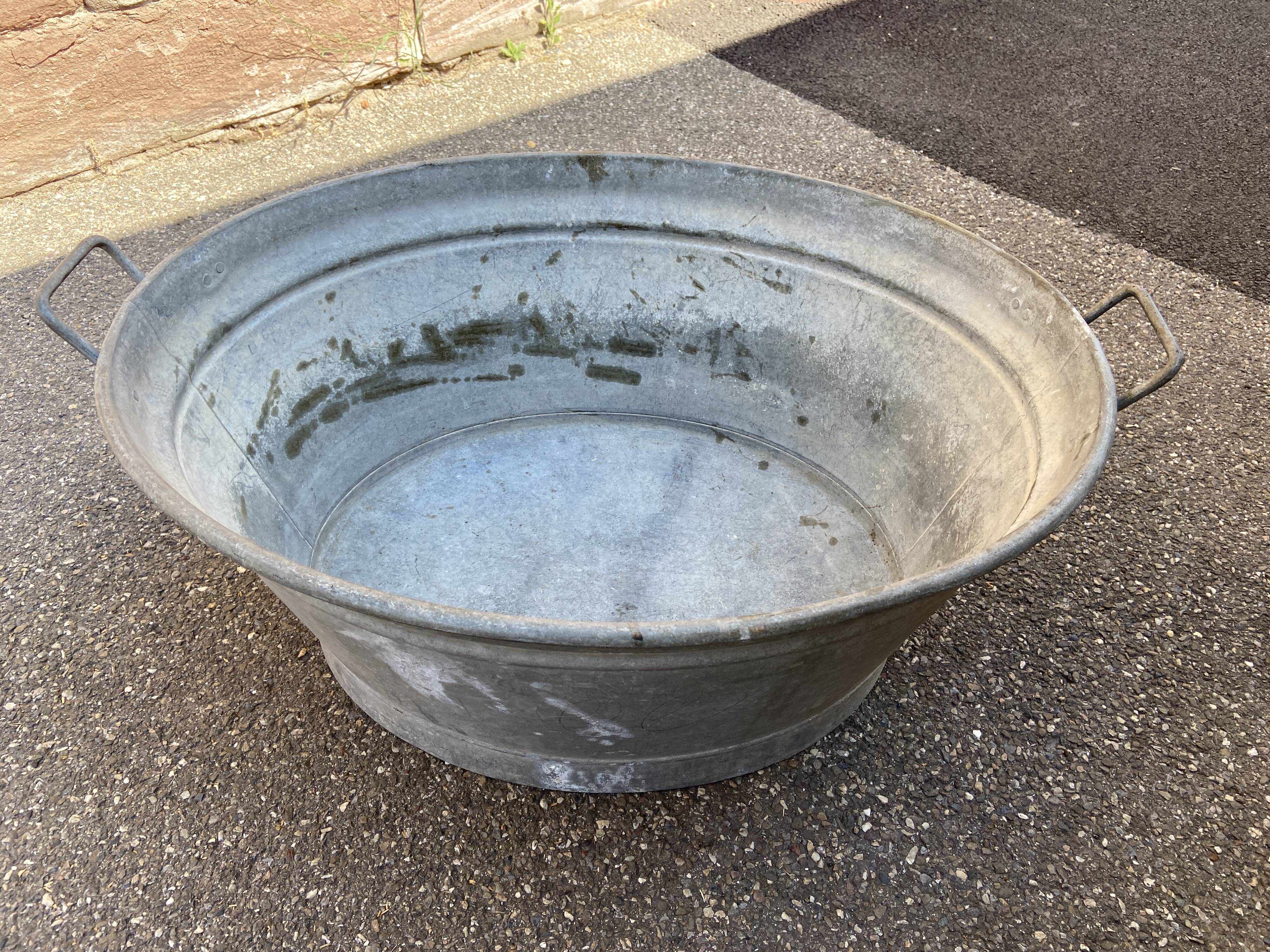 Vintage zinc basin 80 liters