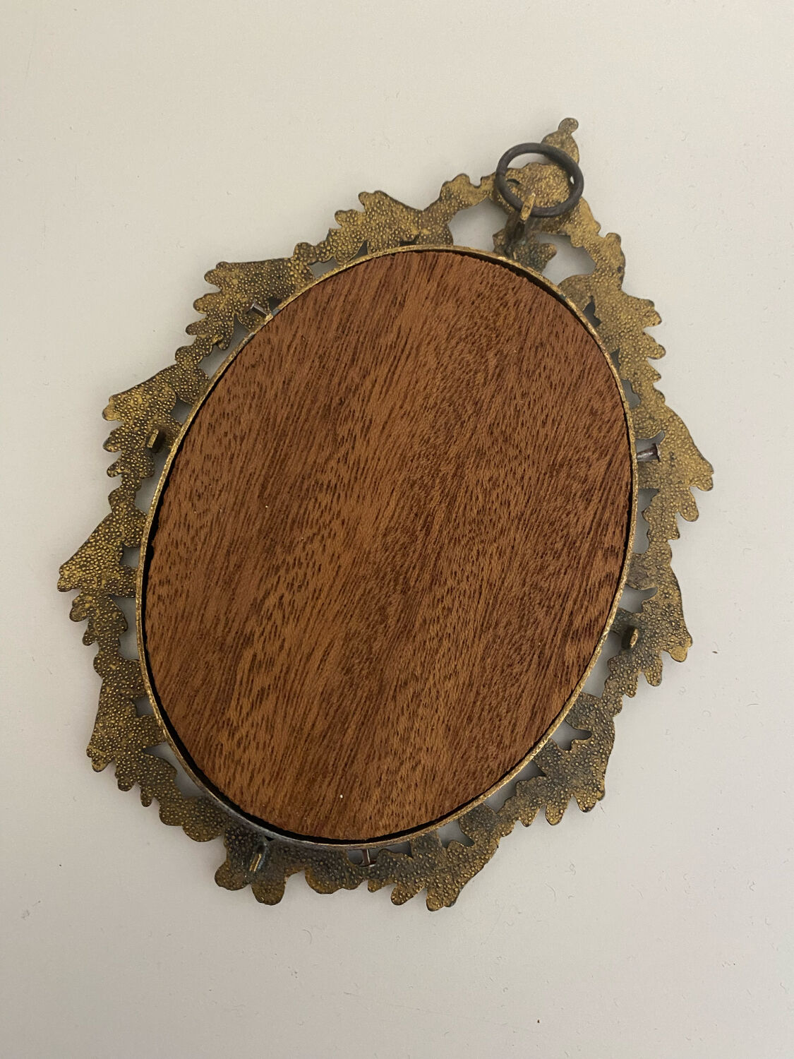 Broderie encadrée